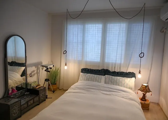 Sunny Apartment *